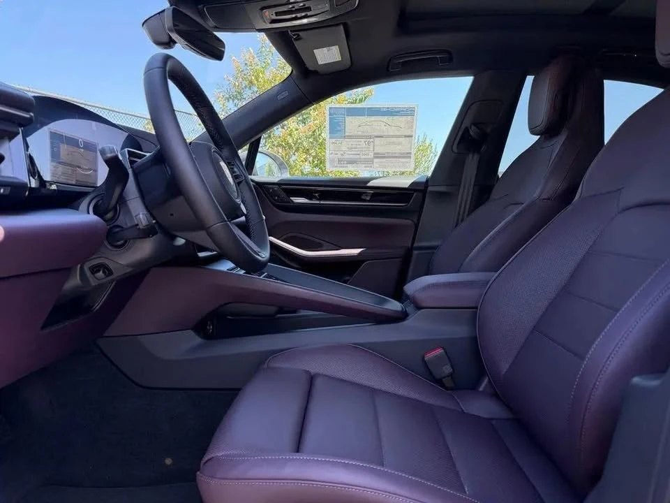2026 Porsche Macan Electric - Image 12 of 19