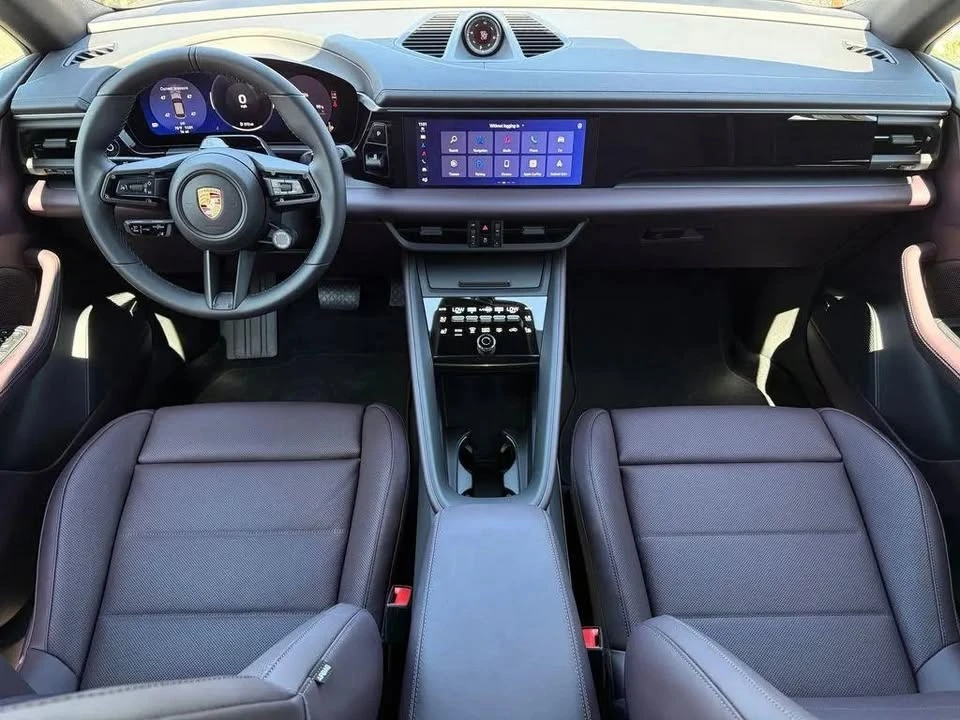 2026 Porsche Macan Electric - Image 13 of 19