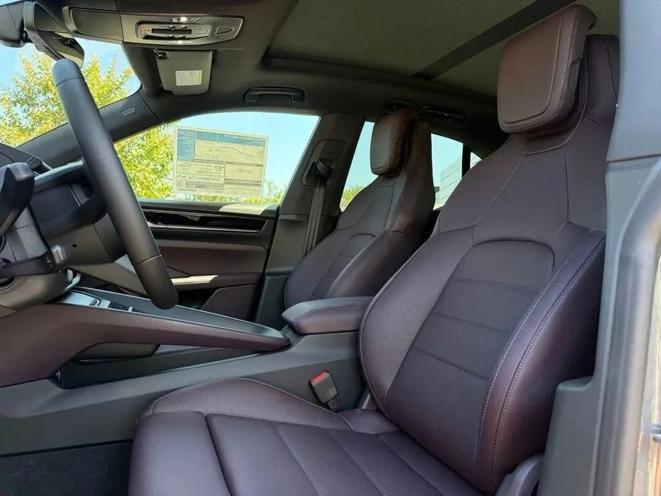 2026 Porsche Macan Electric - Image 4 of 19