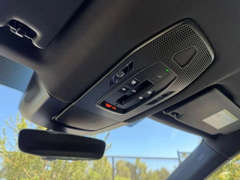 2026 Porsche Macan Electric - Image 17 of 19