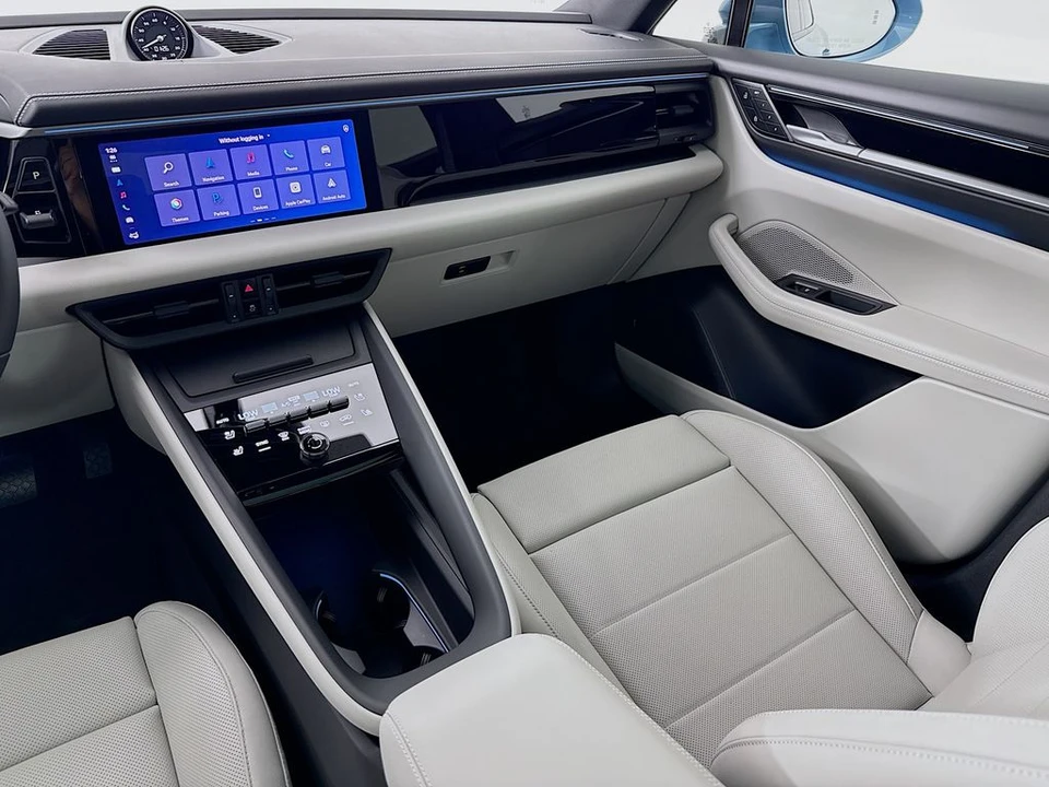2026 Porsche Macan Electric - Image 26 of 31