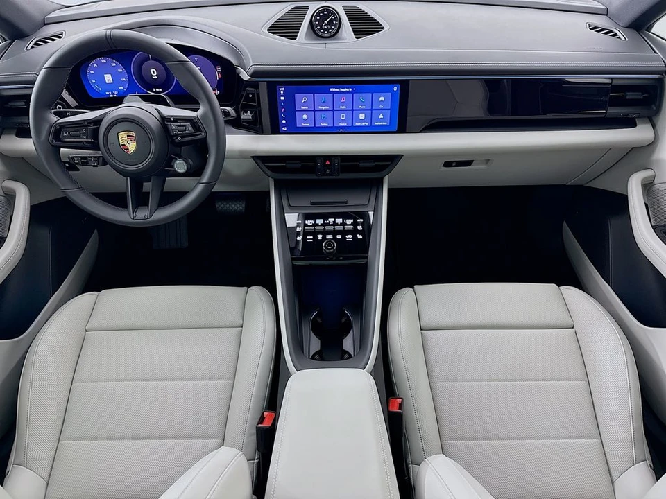 2026 Porsche Macan Electric - Image 27 of 31