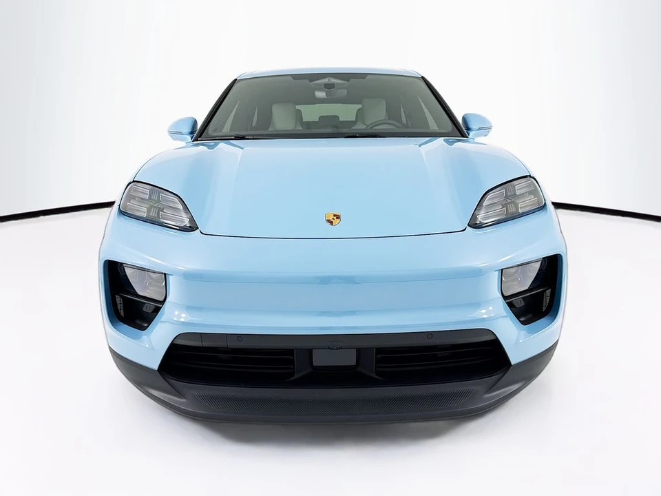2026 Porsche Macan Electric - Image 6 of 31
