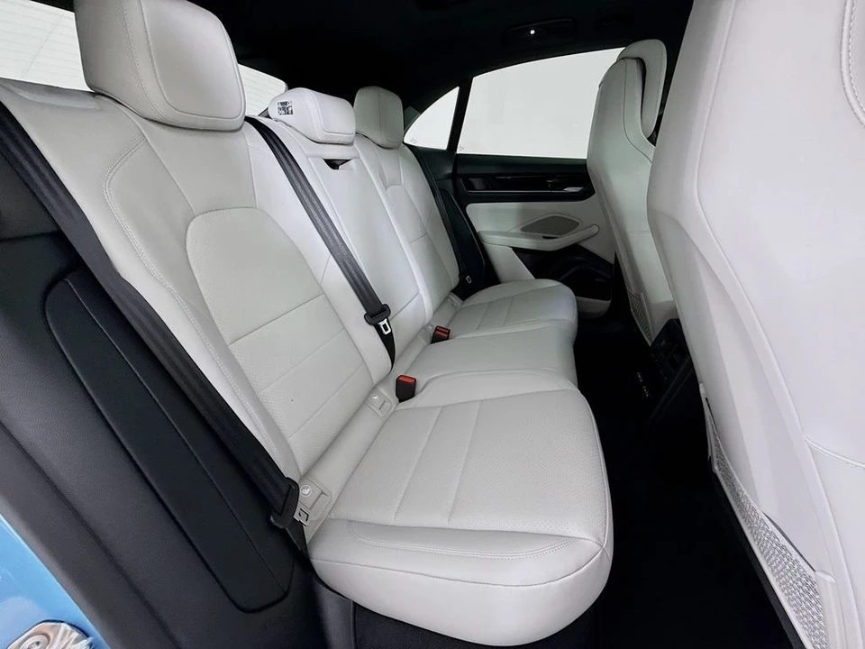 2026 Porsche Macan Electric - Image 30 of 31