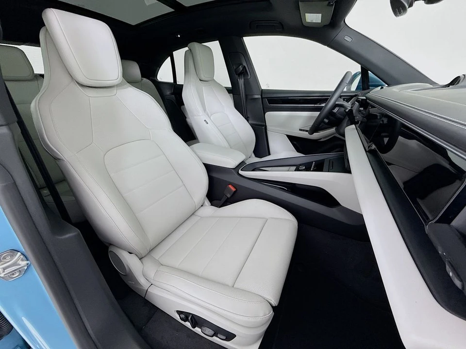 2026 Porsche Macan Electric - Image 31 of 31