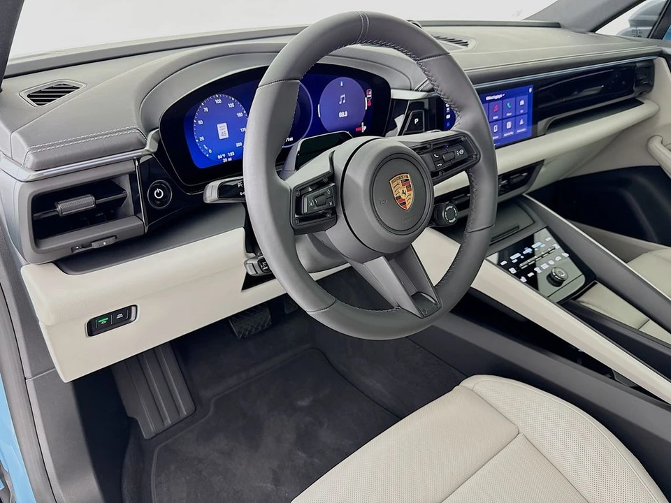 2026 Porsche Macan Electric - Image 4 of 31
