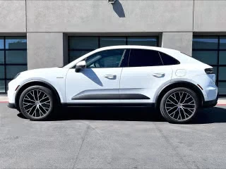 2026 Porsche Macan Electric - Image 9 of 31