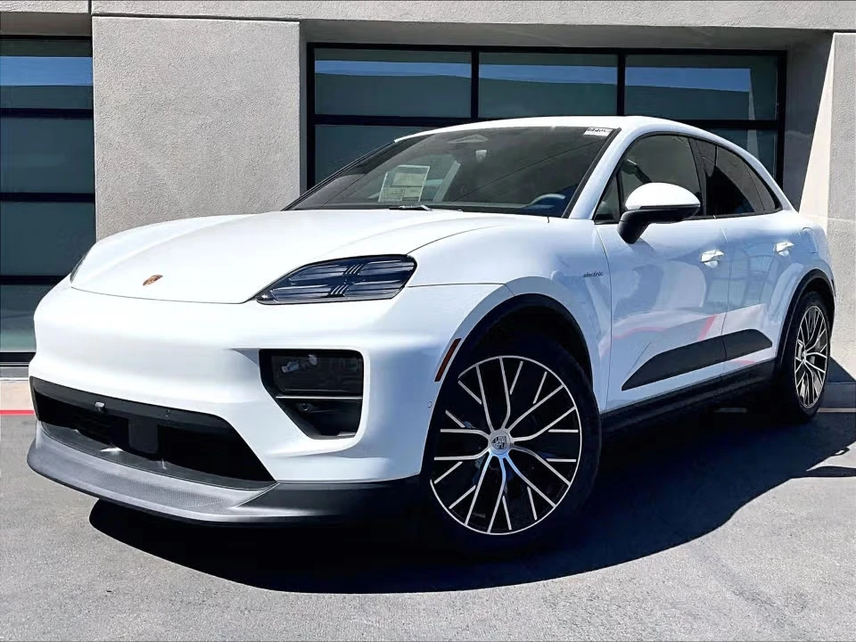 2026 Porsche Macan Electric - Image 3 of 31