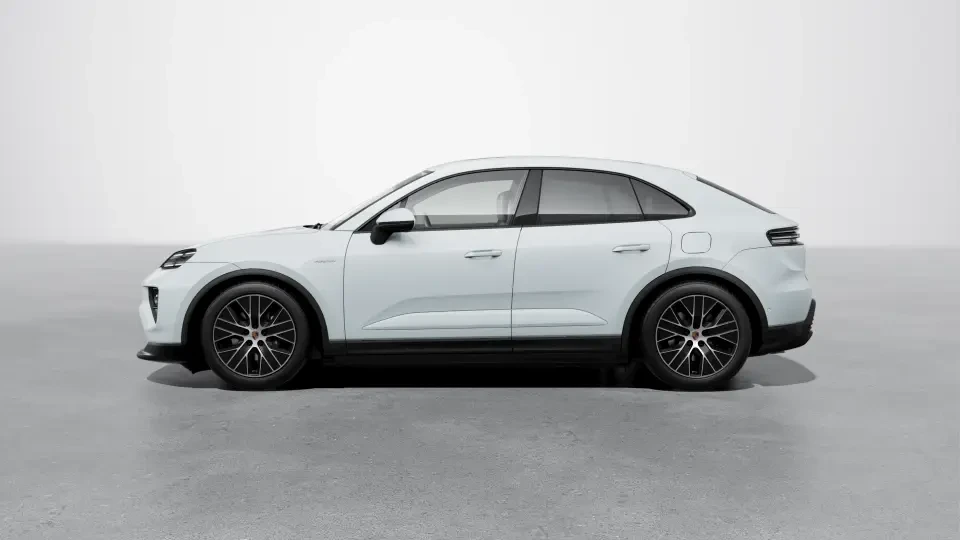 2026 Porsche Macan Electric - Image 15 of 31