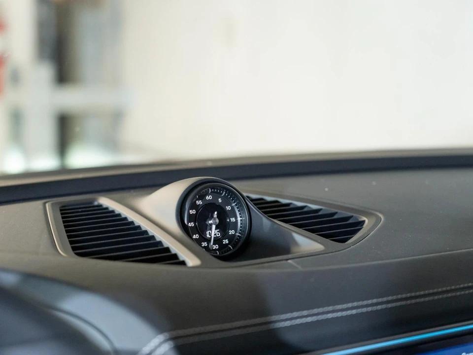 2026 Porsche Macan Electric - Image 19 of 29