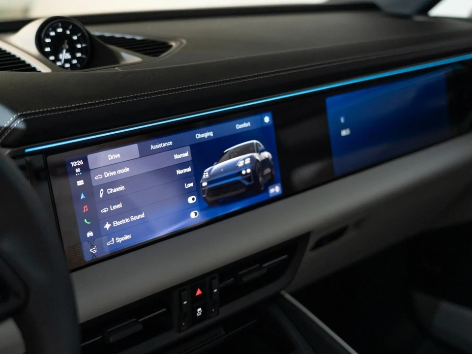 2026 Porsche Macan Electric - Image 20 of 29