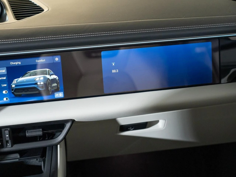 2026 Porsche Macan Electric - Image 26 of 29