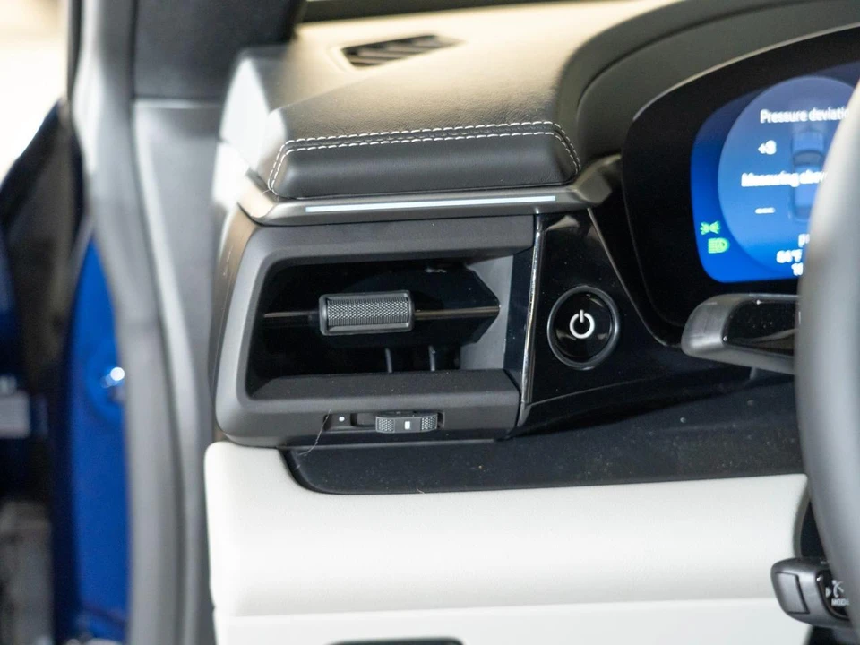 2026 Porsche Macan Electric - Image 23 of 29