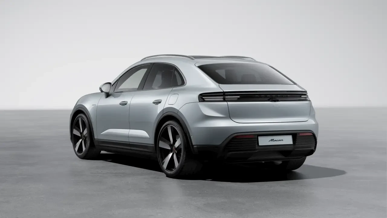 2026 Porsche Macan Electric - Image 24 of 30