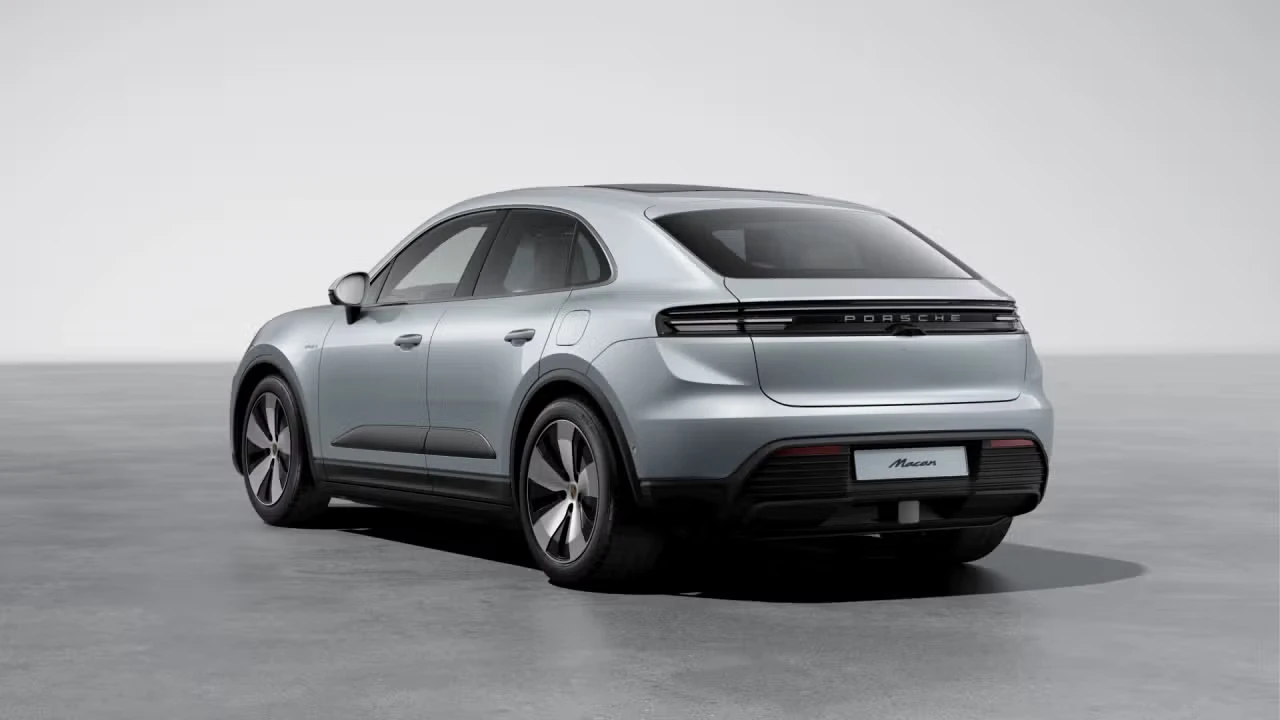 2026 Porsche Macan - Image 20 of 30