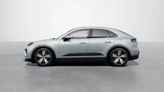 2026 Porsche Macan - Image 10 of 30