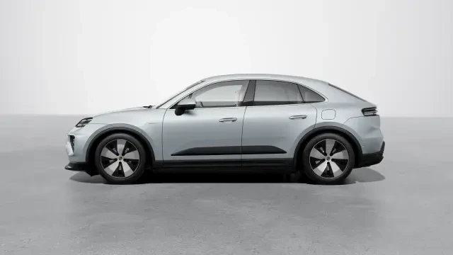 2026 Porsche Macan - Image 14 of 30