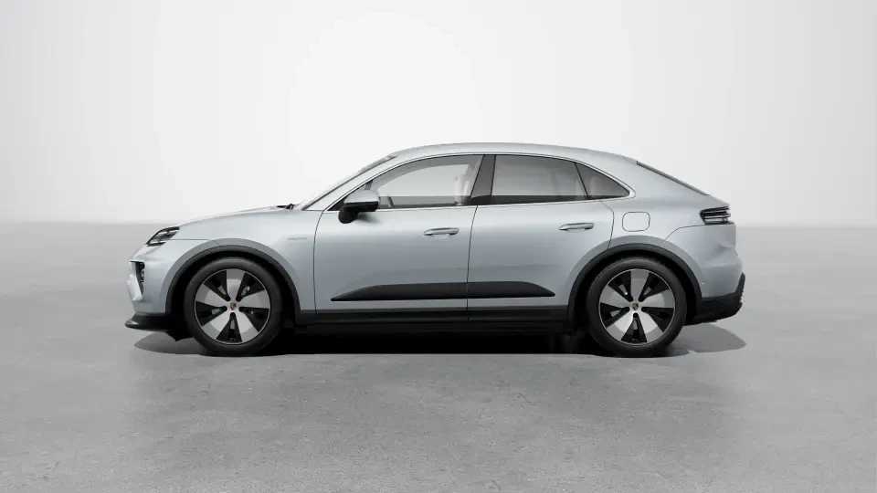 2026 Porsche Macan - Image 15 of 30