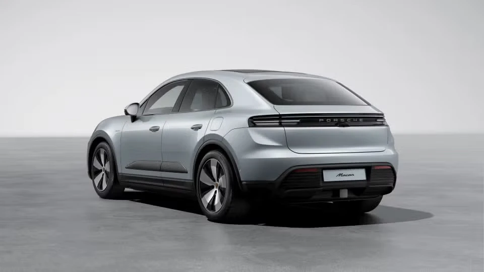 2026 Porsche Macan - Image 19 of 30