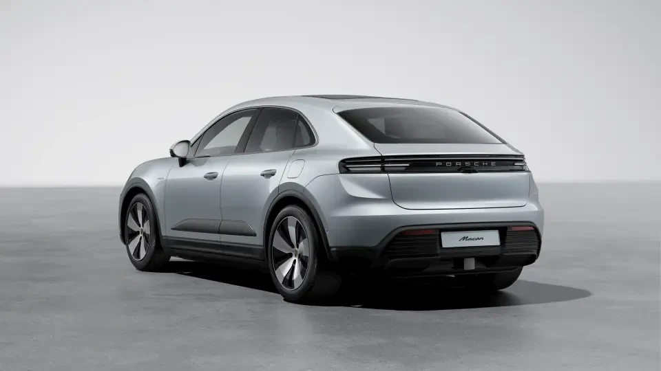 2026 Porsche Macan - Image 23 of 30