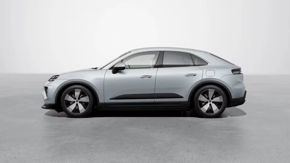 2026 Porsche Macan - Image 11 of 30
