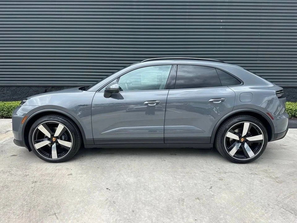 2026 Porsche Macan Electric - Image 2 of 4