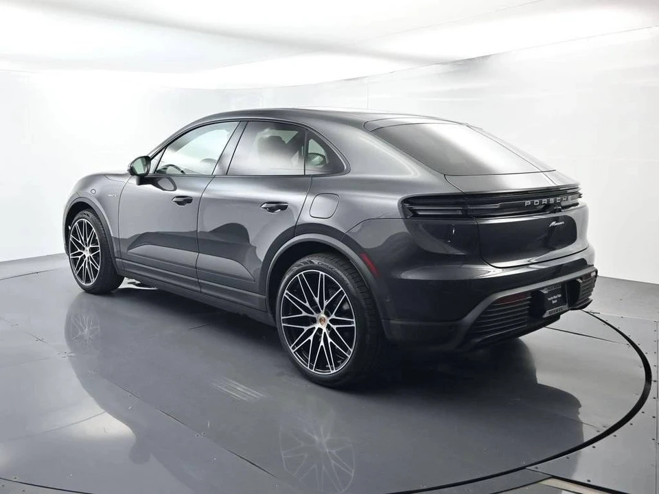 2026 Porsche Macan Electric - Image 3 of 4