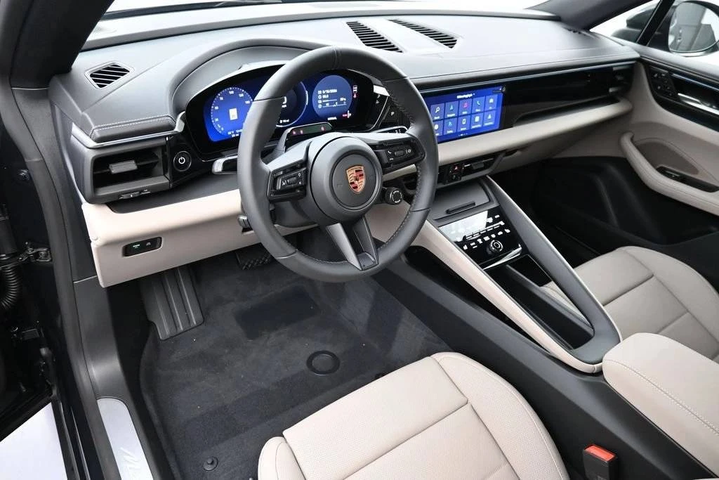 2026 Porsche Macan Electric - Image 4 of 4