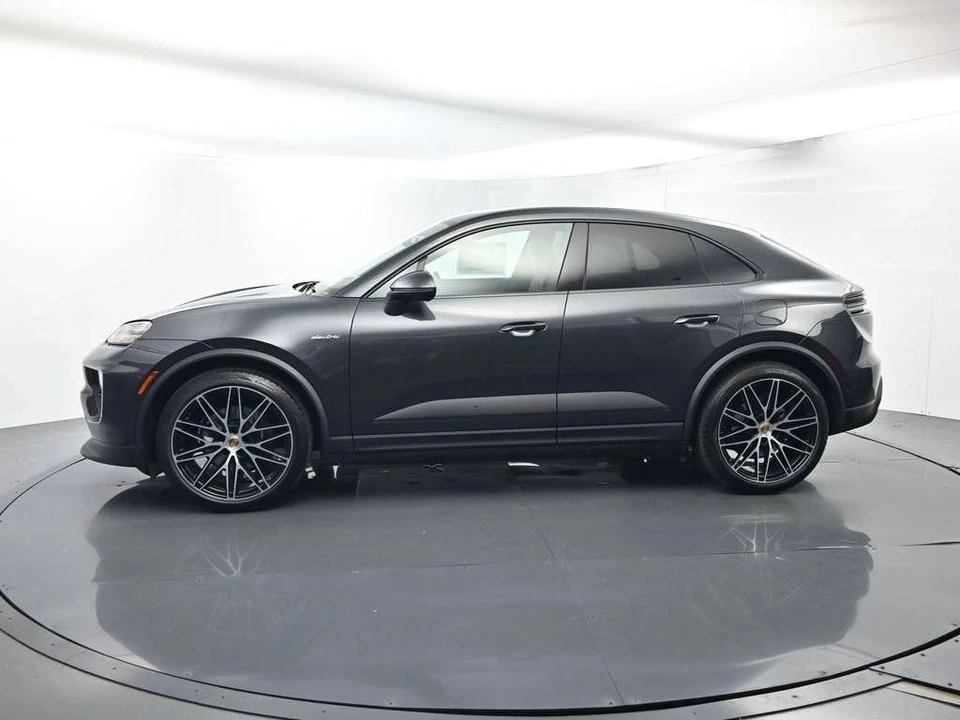 2026 Porsche Macan Electric - Image 2 of 4