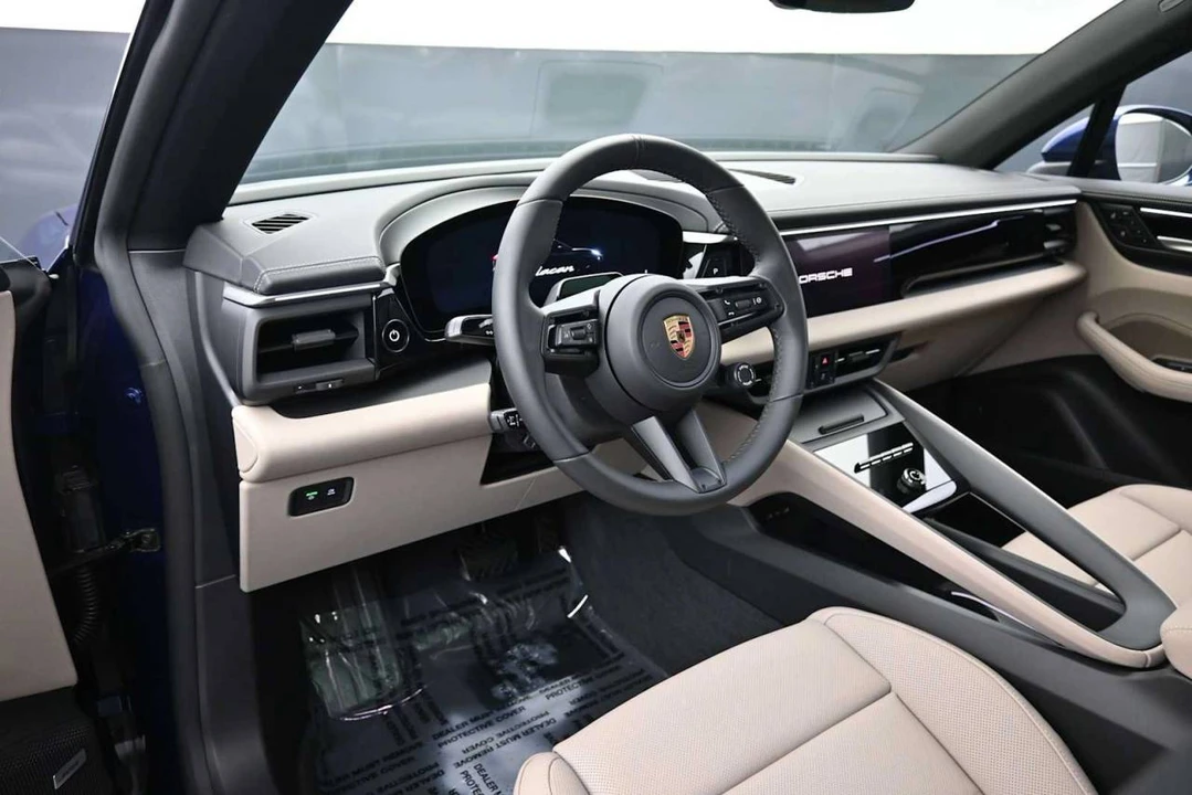 2026 Porsche Macan Electric - Image 4 of 5