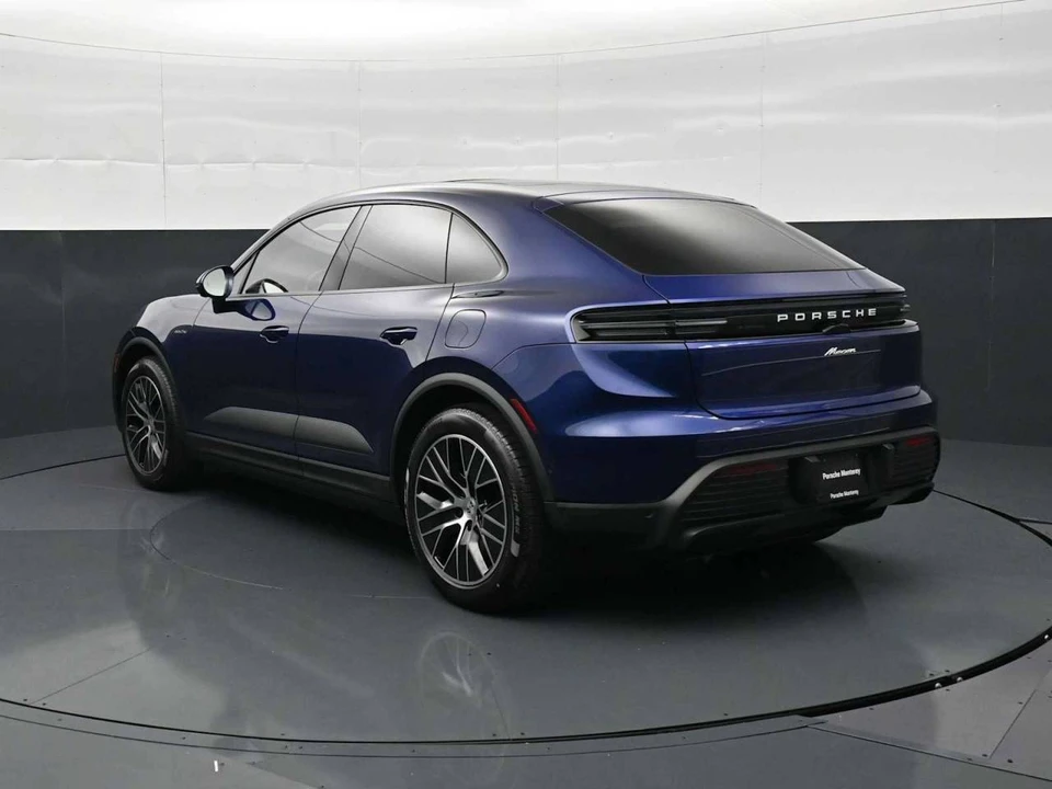 2026 Porsche Macan Electric - Image 3 of 5