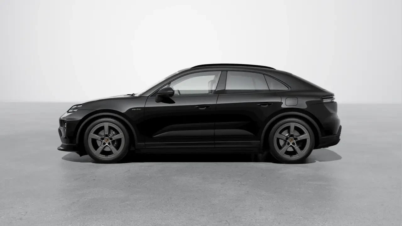 2026 Porsche Macan Electric - Image 16 of 30