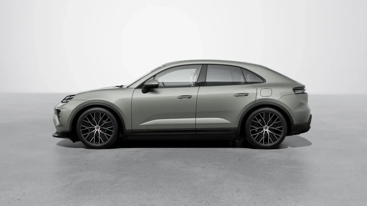 2026 Porsche Macan Electric - Image 16 of 30