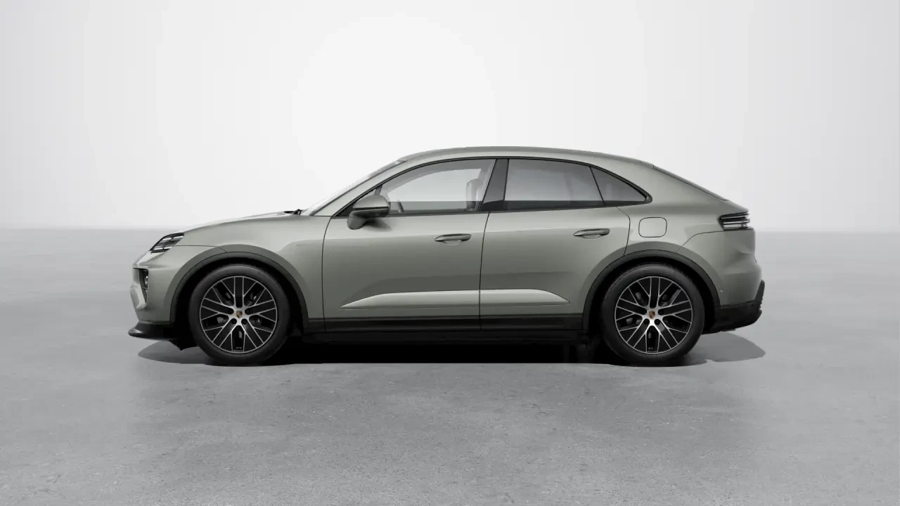 2026 Porsche Macan Electric - Image 16 of 30