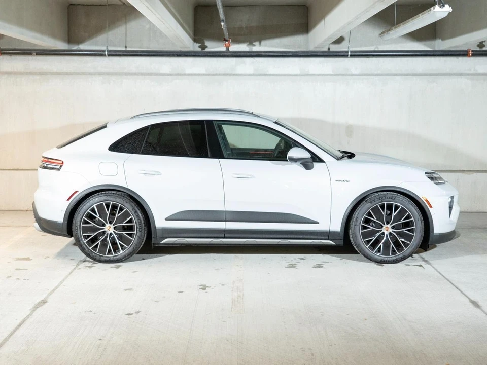 2026 Porsche Macan Electric - Image 8 of 27