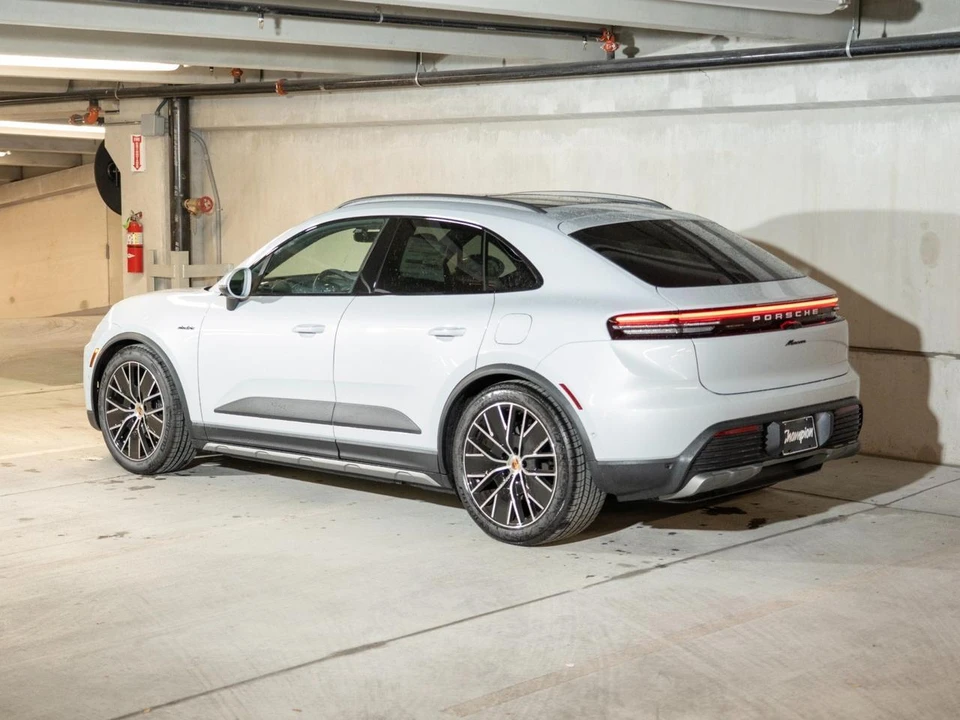 2026 Porsche Macan Electric - Image 3 of 27