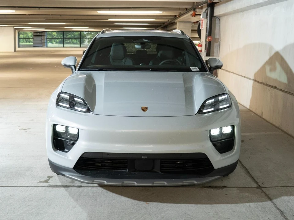 2026 Porsche Macan Electric - Image 6 of 27