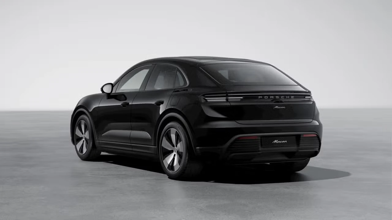 2026 Porsche Macan - Image 20 of 31