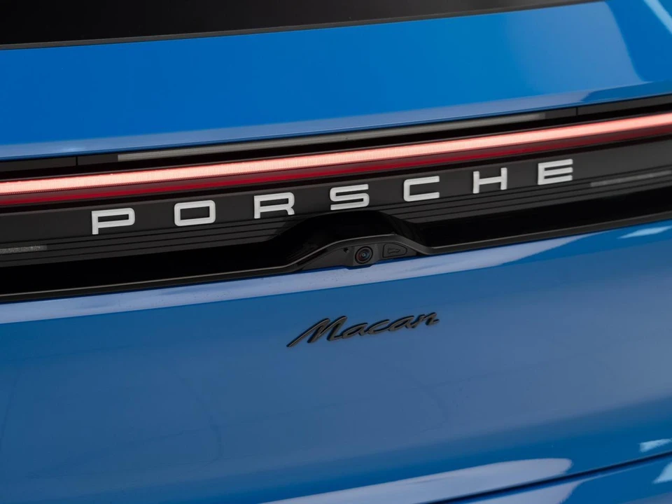 2026 Porsche Macan Electric - Image 14 of 31