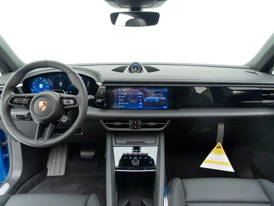 2026 Porsche Macan Electric - Image 29 of 31