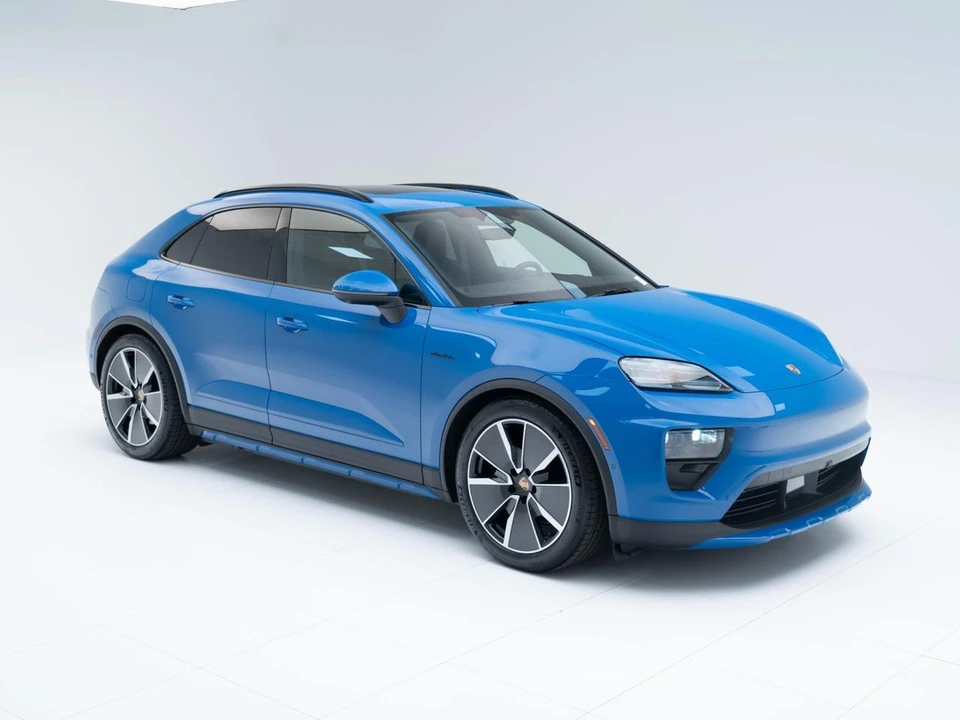 2026 Porsche Macan Electric - Image 7 of 31