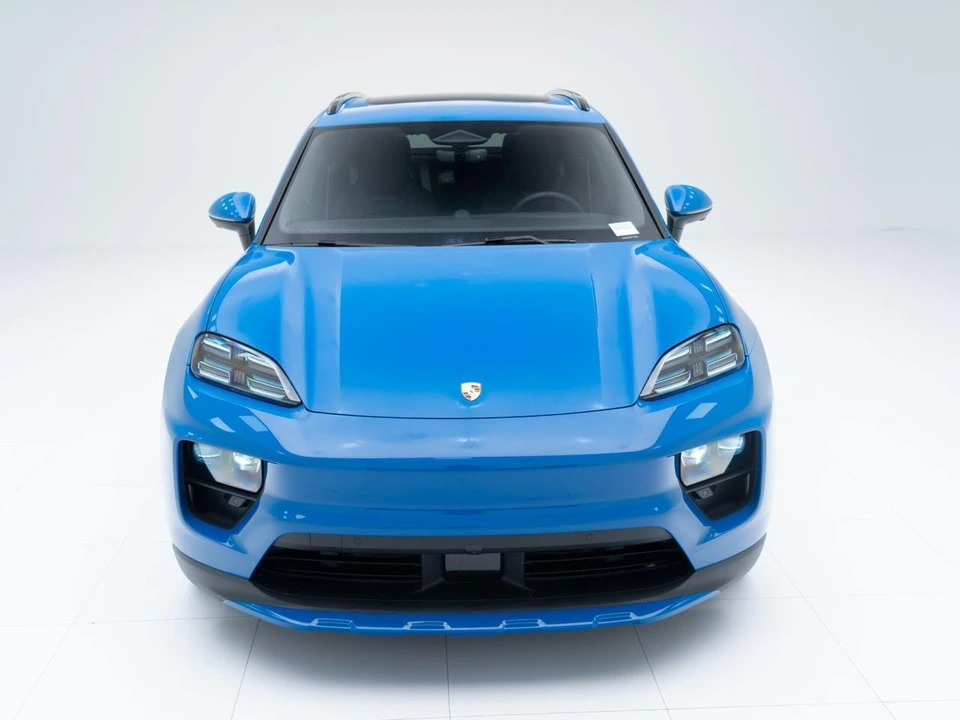 2026 Porsche Macan Electric - Image 6 of 31