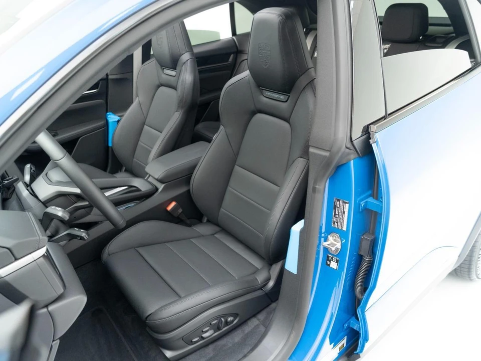 2026 Porsche Macan Electric - Image 5 of 31