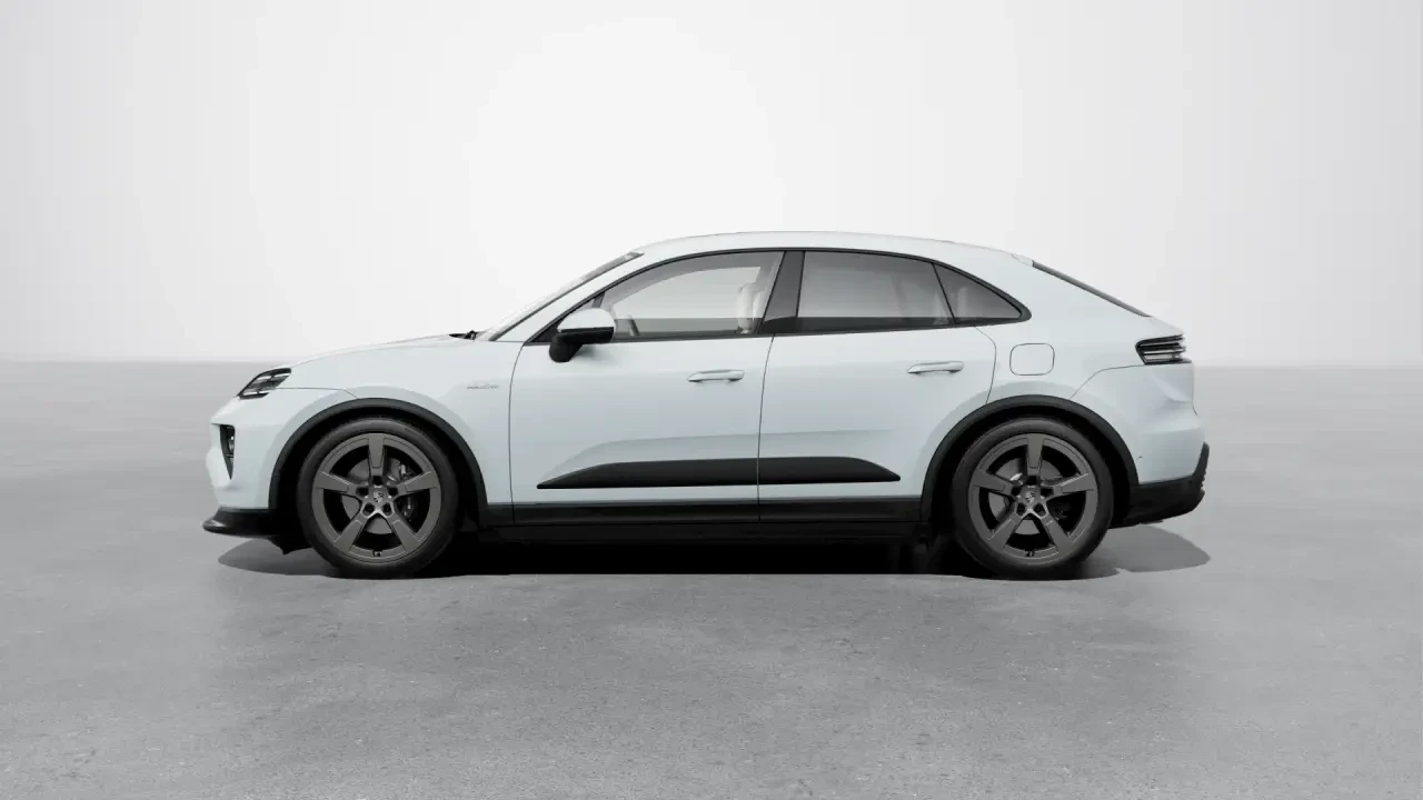 2026 Porsche Macan Electric - Image 16 of 30