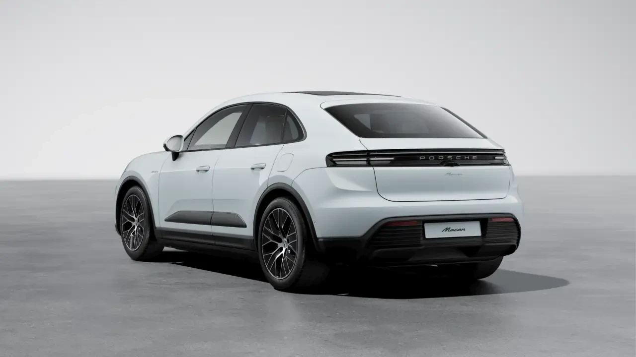 2026 Porsche Macan Electric - Image 24 of 30