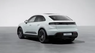 2026 Porsche Macan Electric - Image 17 of 30