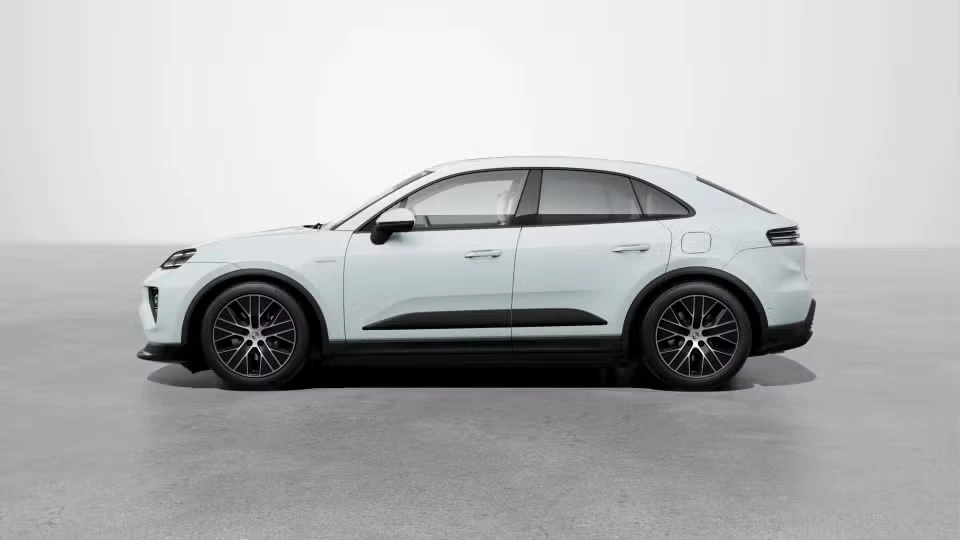 2026 Porsche Macan Electric - Image 11 of 30