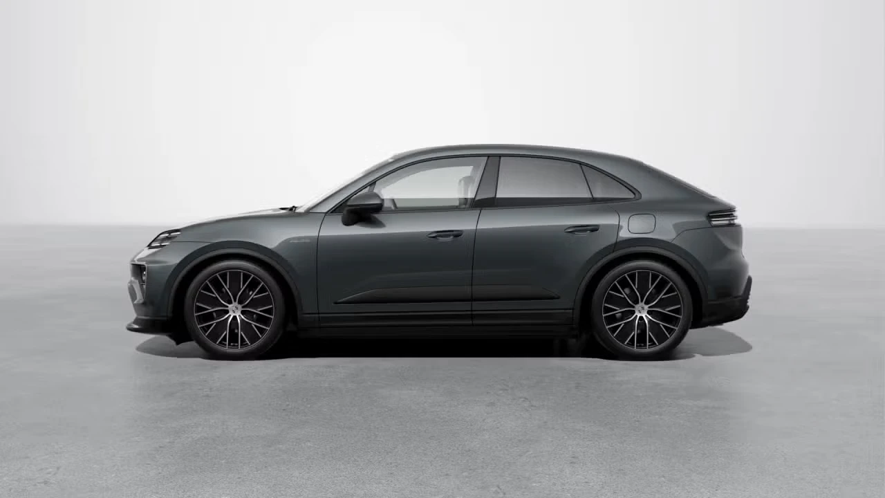 2026 Porsche Macan Electric - Image 12 of 30