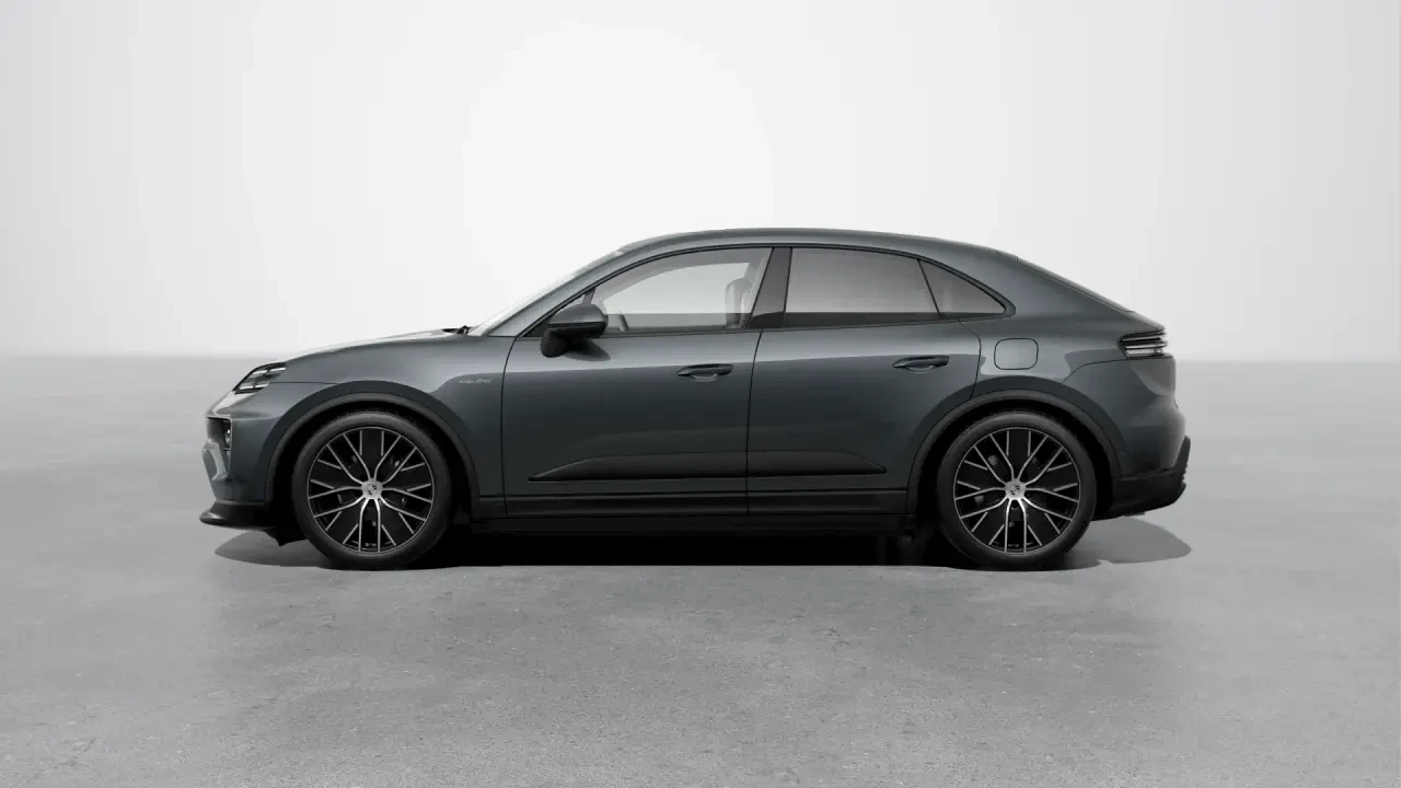 2026 Porsche Macan Electric - Image 16 of 30