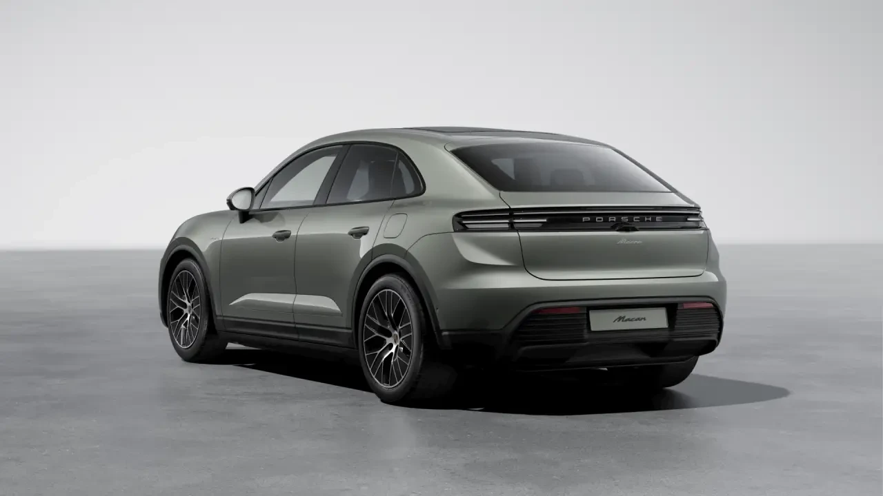 2026 Porsche Macan Electric - Image 24 of 30